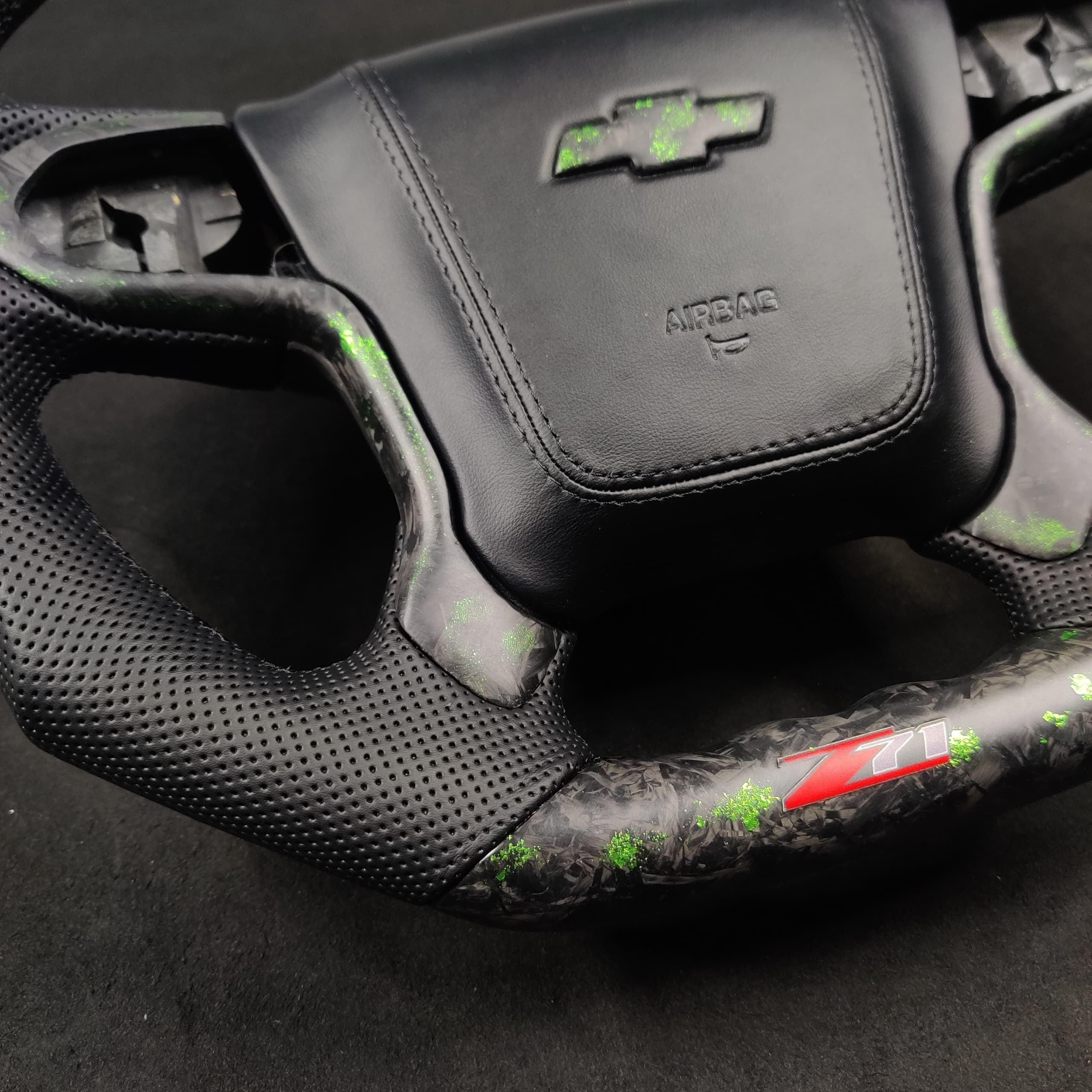 2014-2020 GMC Sierra Yukon Custom Carbon Fiber Steering Wheel - Image 13