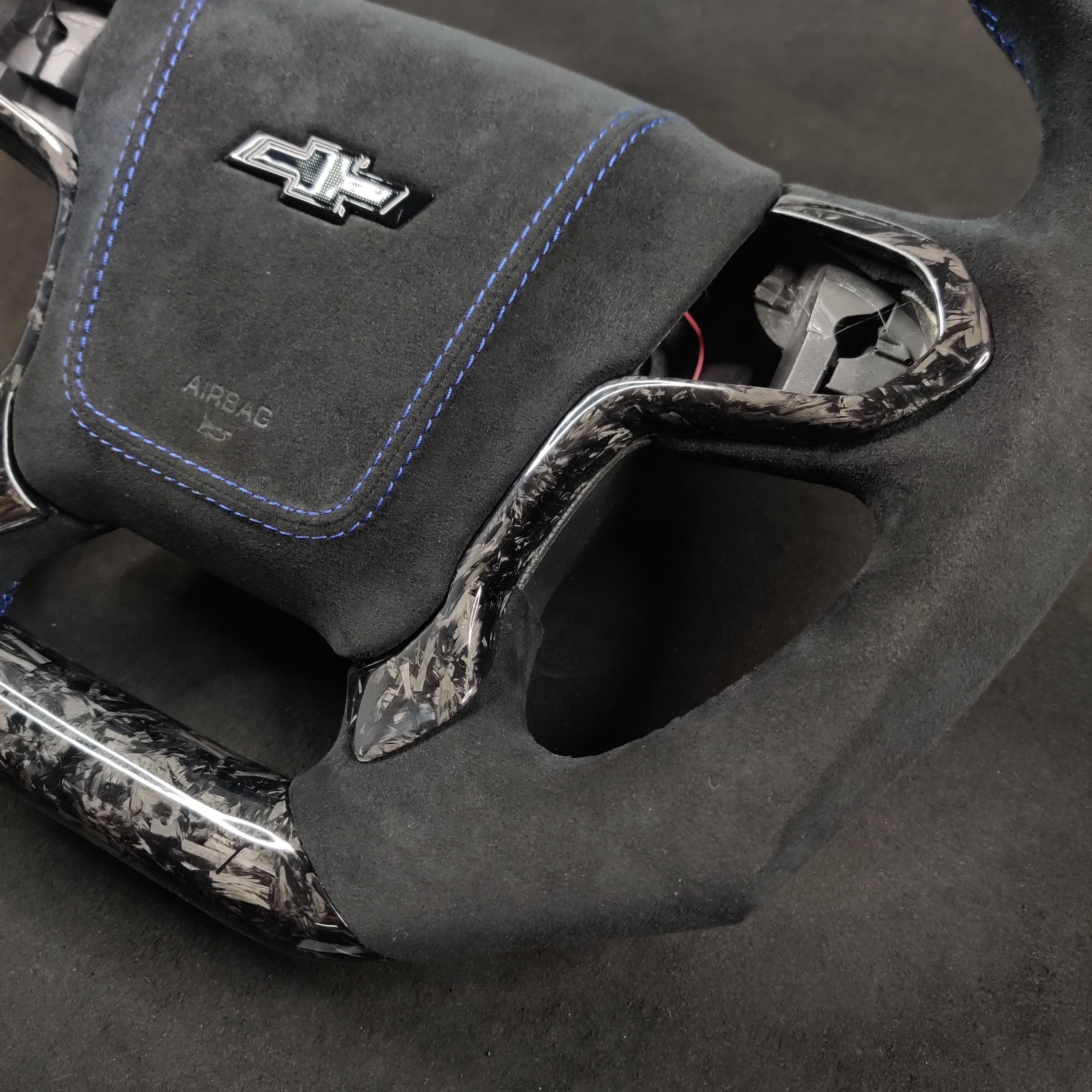 2014-2020 GMC Sierra Yukon Custom Carbon Fiber Steering Wheel - Image 9