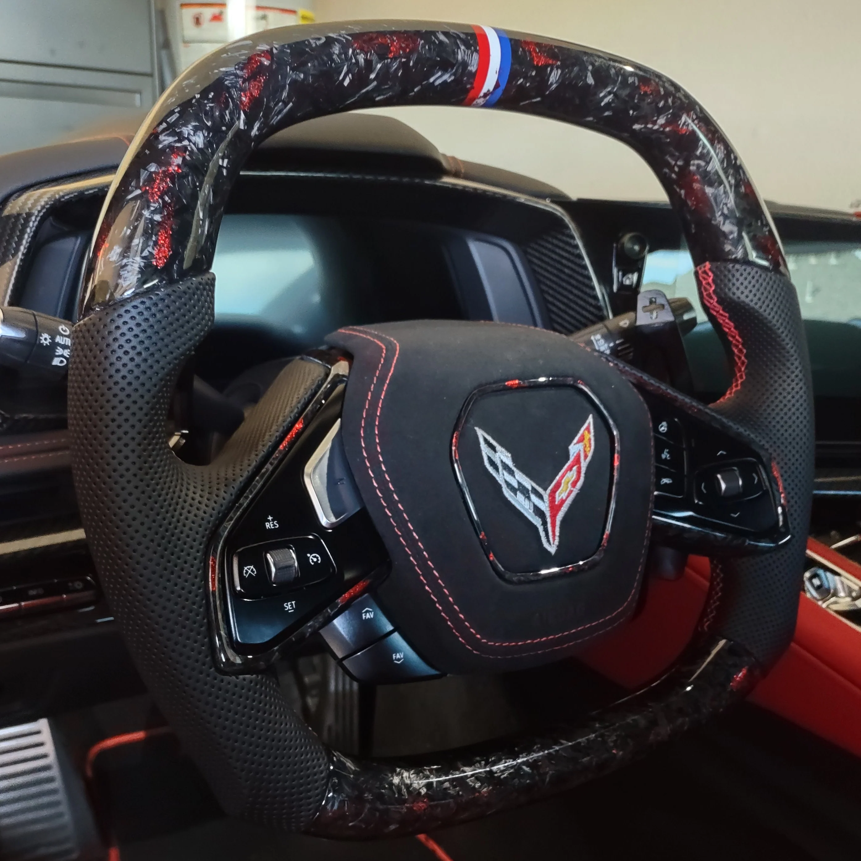 2020-2026+ Chevrolet C8 Corvette Custom Carbon Fiber Steering Wheel - Image 3