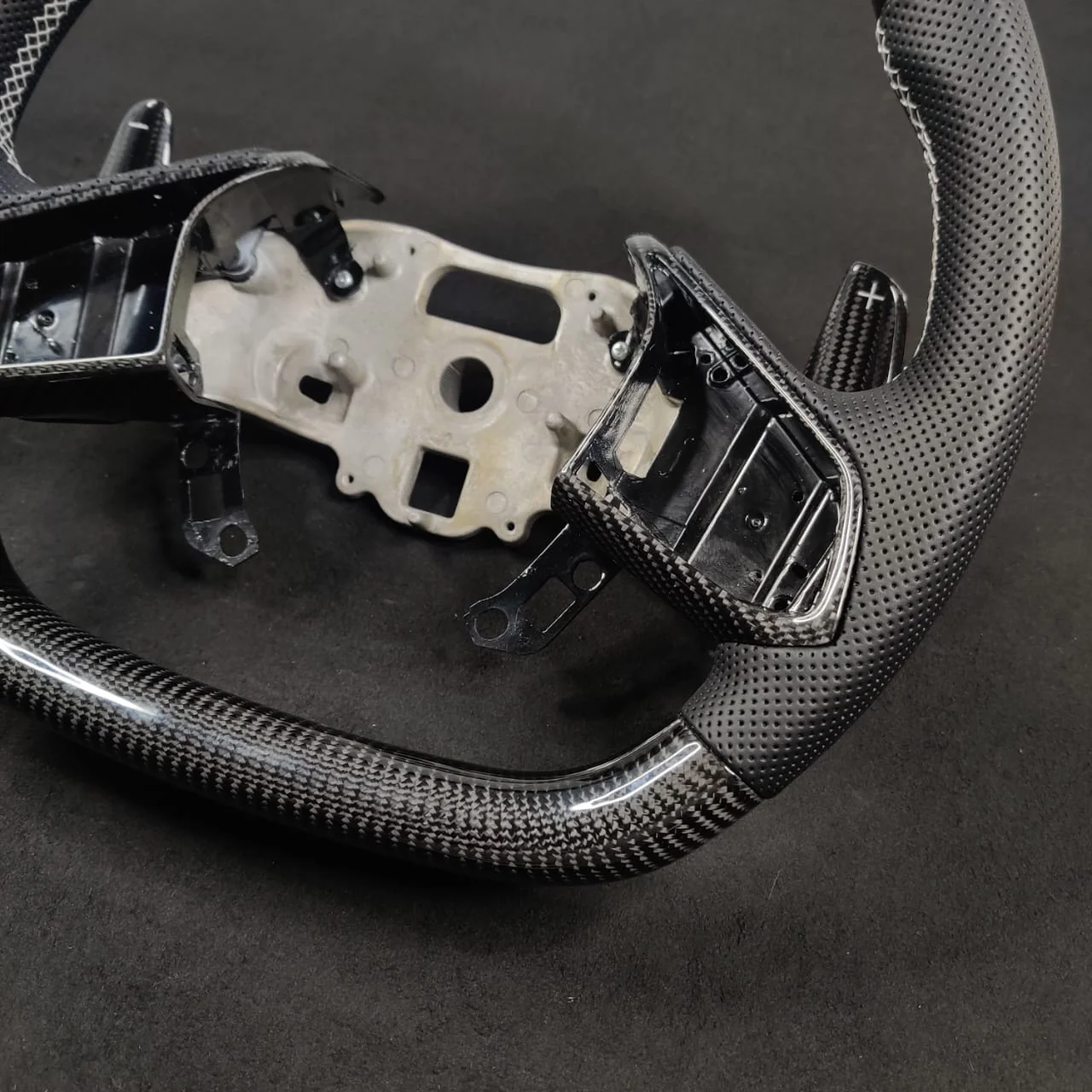 2020-2026+ Chevrolet C8 Corvette Custom Carbon Fiber Steering Wheel - Image 44