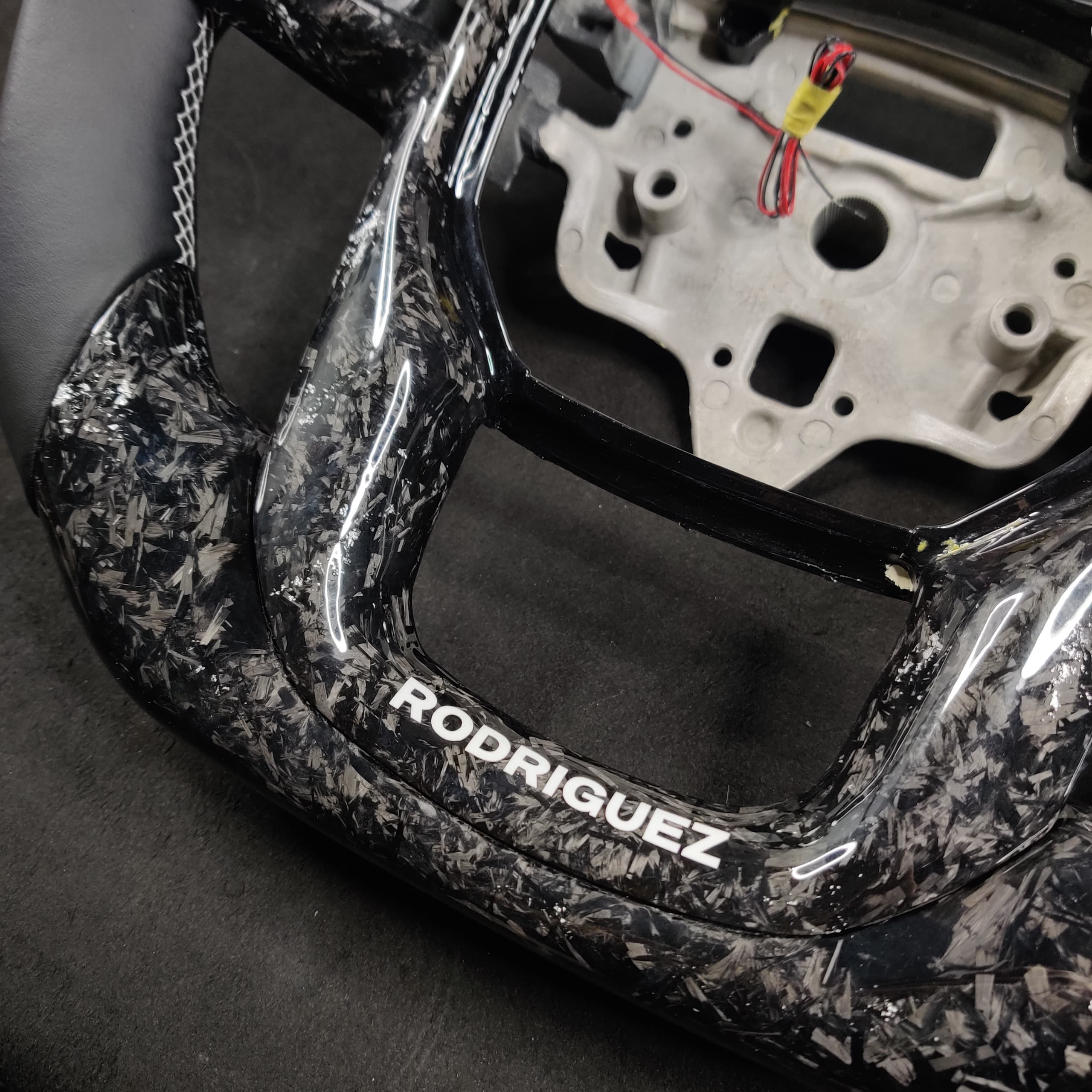 2020-2026+ GMC Sierra 1500 2500 HD Custom Carbon Fiber Steering Wheel - Image 14