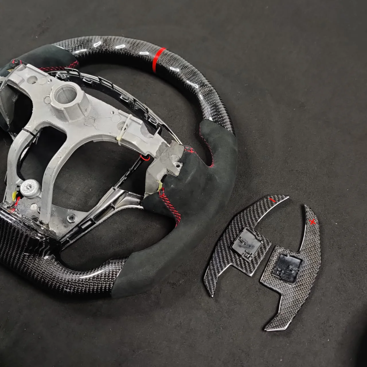 2013-2020 Cadillac CTS/ATS Carbon Fiber LED Steering Wheel - Image 13