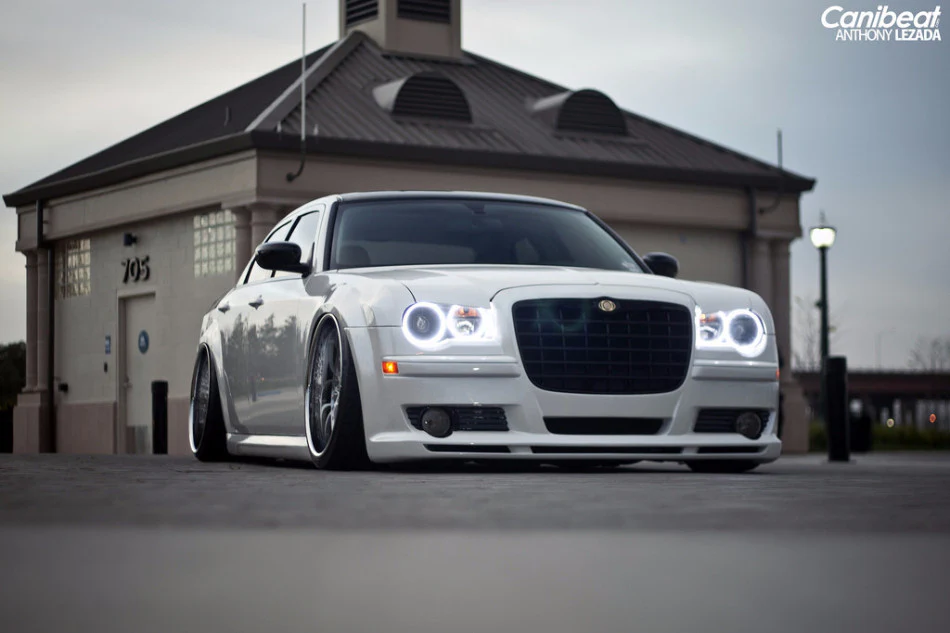 2005-2010 Chrysler 300C/SRT RGBW Flow Series Halo Kit - Image 15