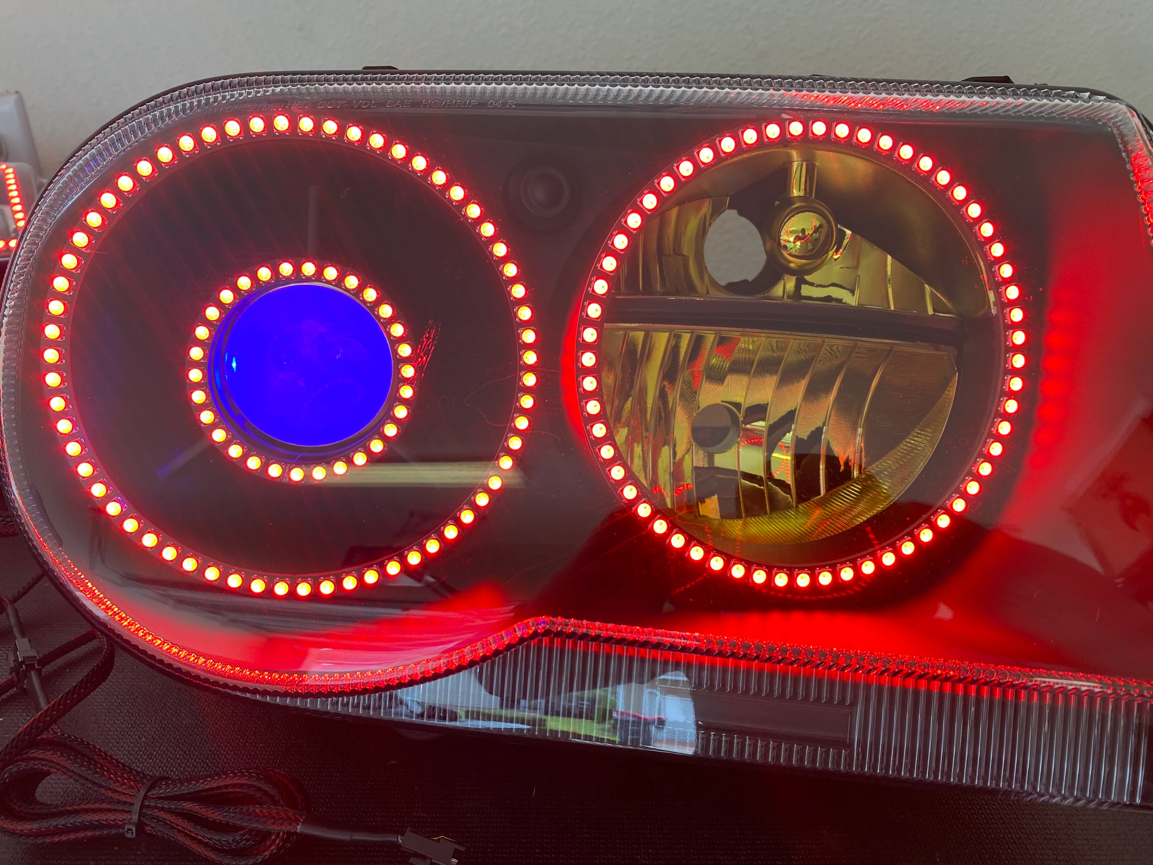 2005-2010 Chrysler 300C/SRT RGBW Flow Series Halo Headlights - Image 15