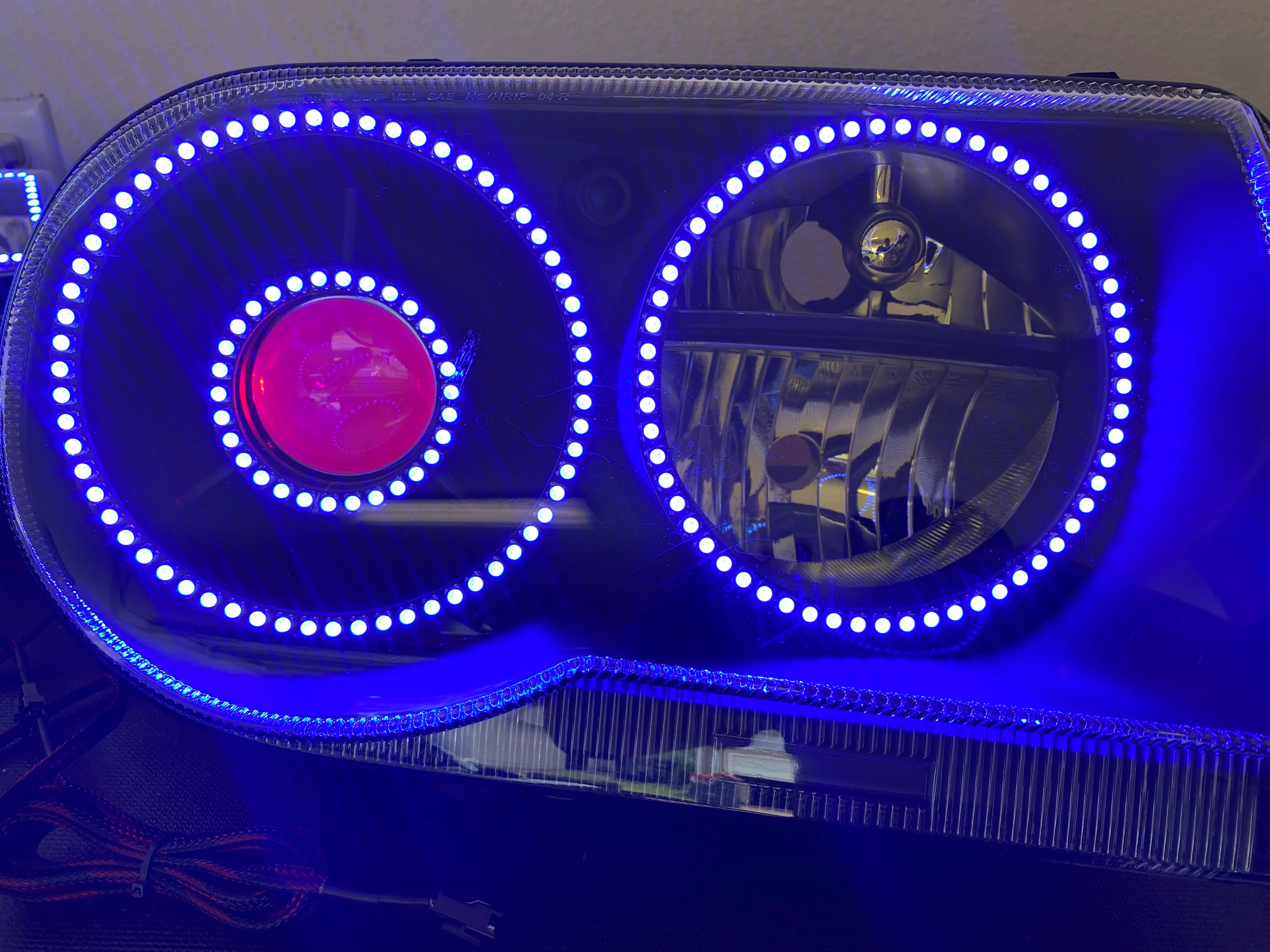 2005-2010 Chrysler 300C/SRT RGBW Flow Series Halo Headlights - Image 16