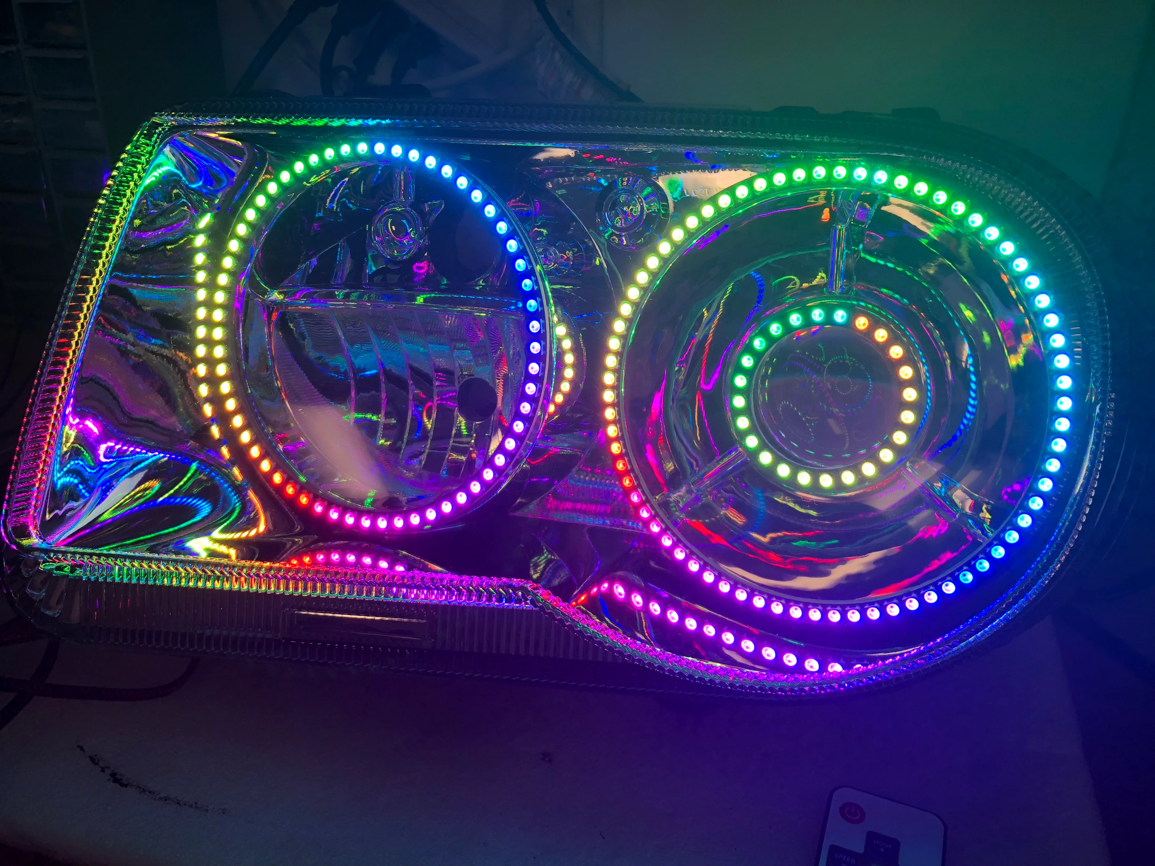 2005-2010 Chrysler 300C/SRT RGBW Flow Series Halo Headlights - Image 20